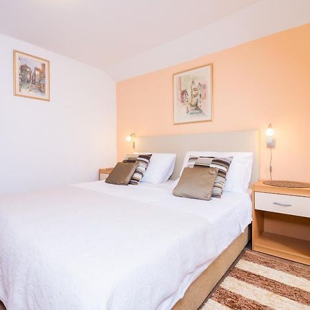 Apartman Neve ดูบรอฟนิก ภายนอก รูปภาพ