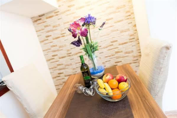 Apartman Neve ดูบรอฟนิก ภายนอก รูปภาพ